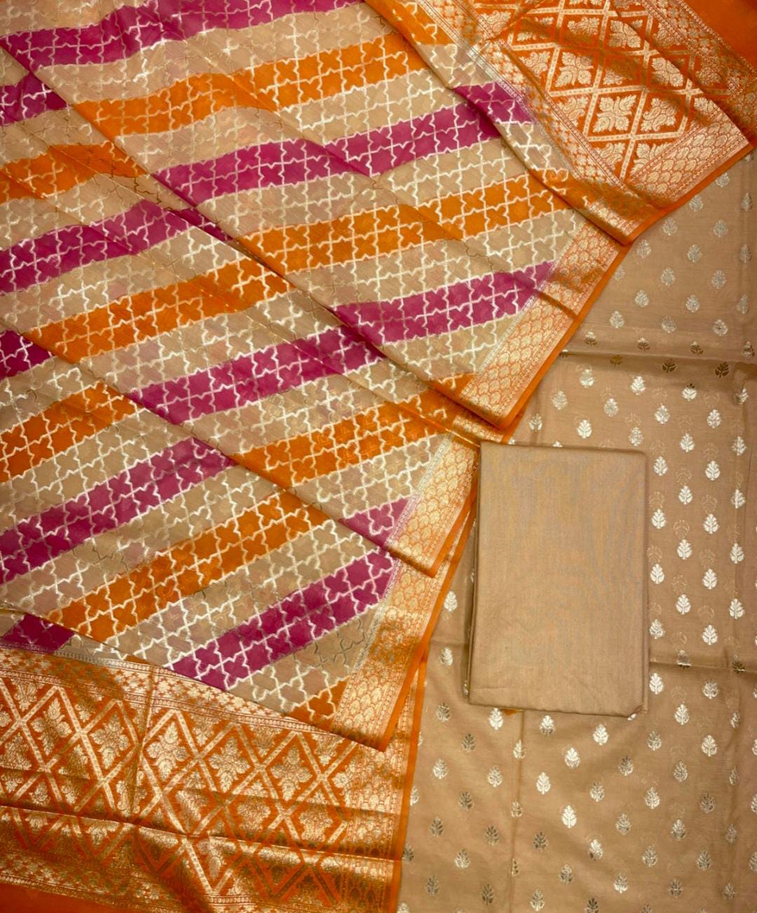 Saree with geometric pattern and plain fabric