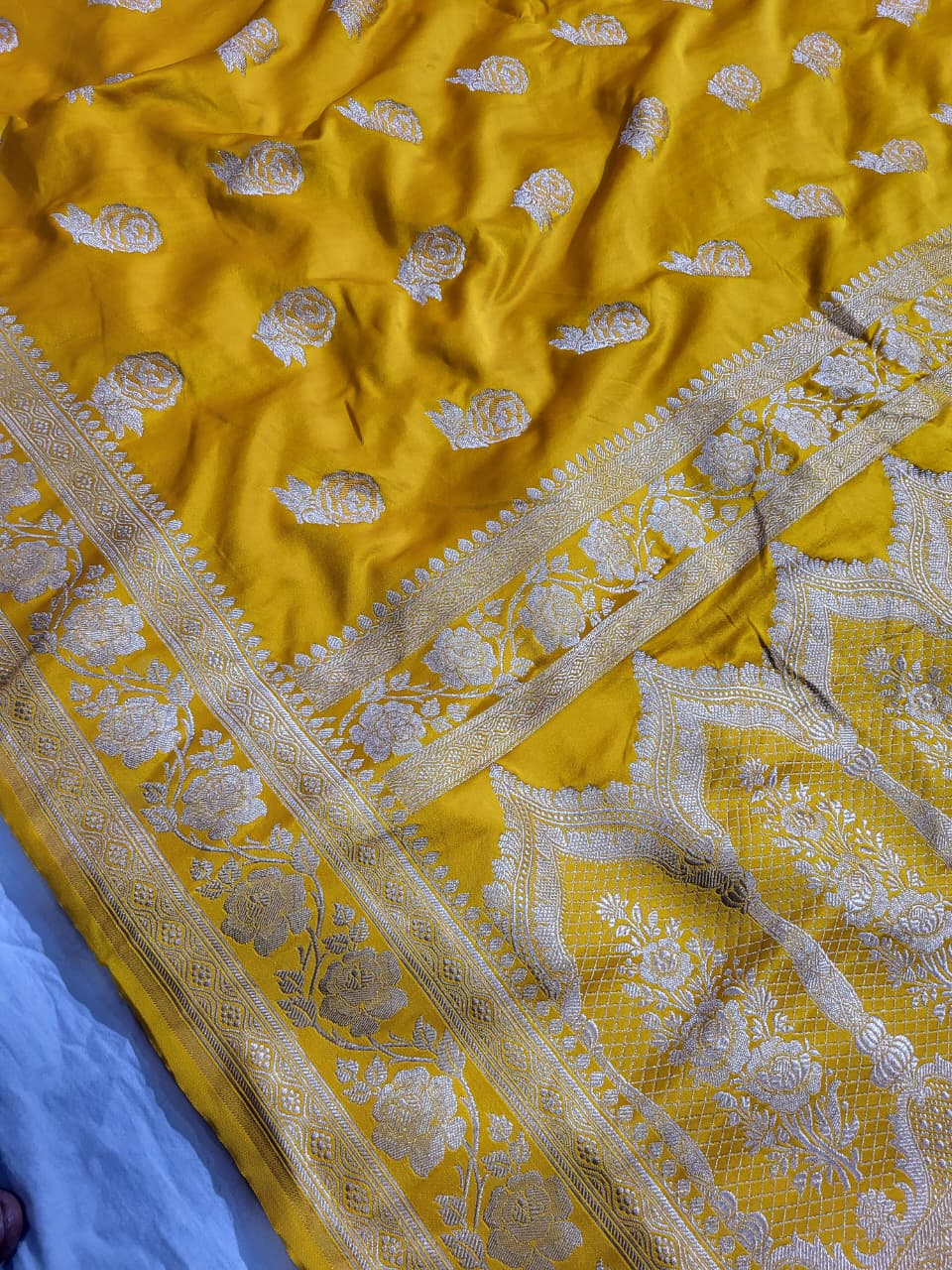 Premium Banarasi Mashru Katan Silk Saree