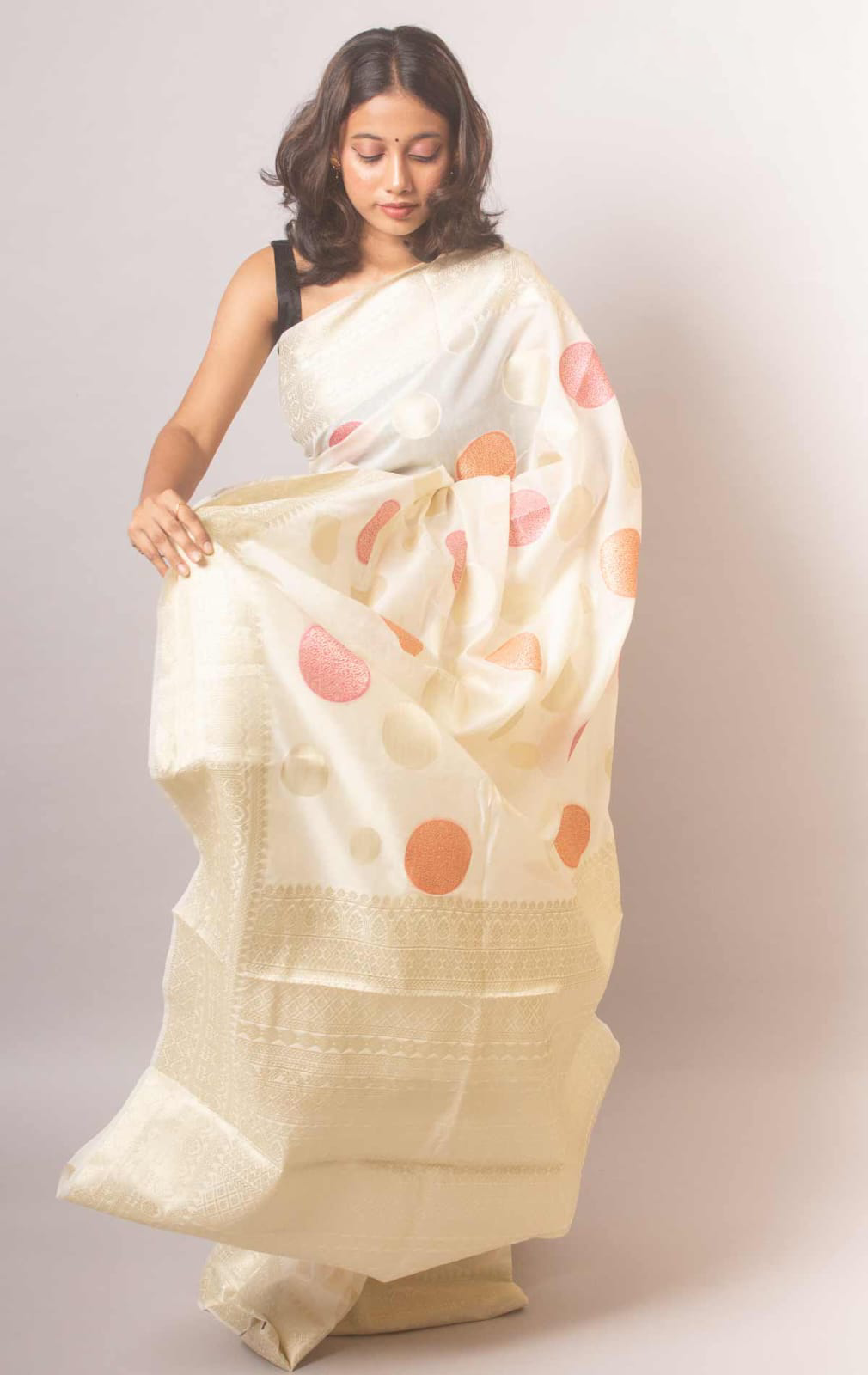 Pure Georgette Banarasi Meenadar Gola Boota Saree Online