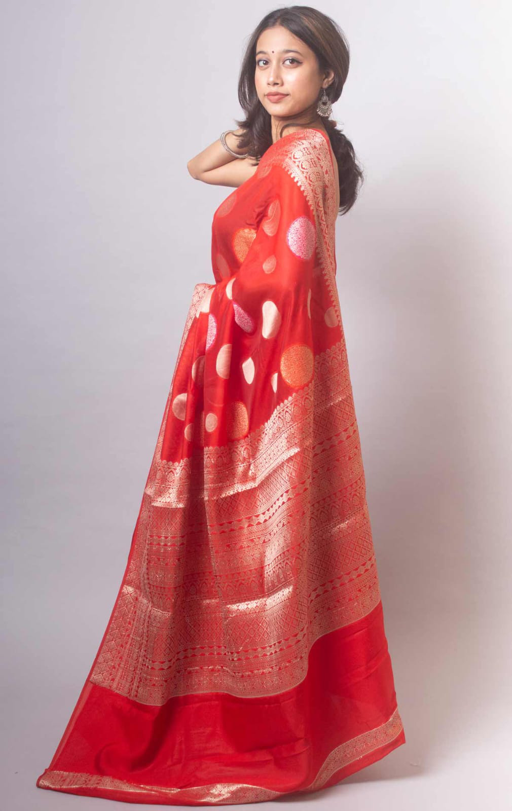 Pure Georgette Banarasi Meenadar Gola Boota Saree Online